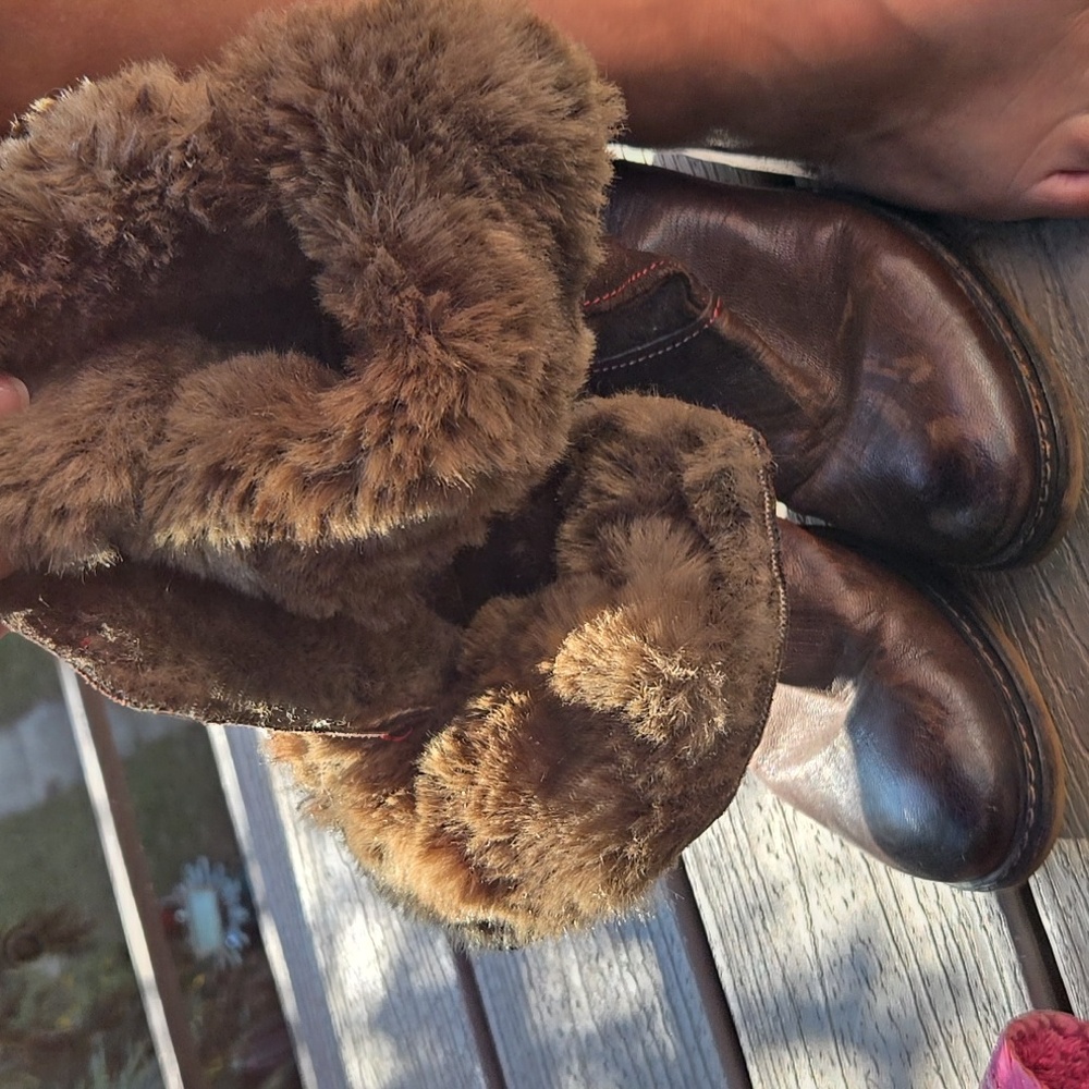 Slightly UsedWarm winter boots Size 10